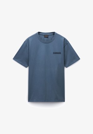 Kurzärmliges T-Shirt mit Rundhalsausschnitt aus dunkelblauer Baumwolle mit kleinem schwarzem Grafiklogo auf der linken Brustseite. Glatte Textur.