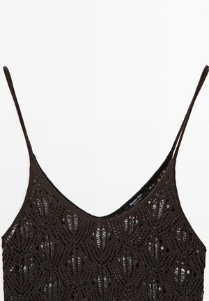 Černý háčkovaný top s tenkými ramínky a diamantovým vzorem, se štítkem Massimo Dutti.