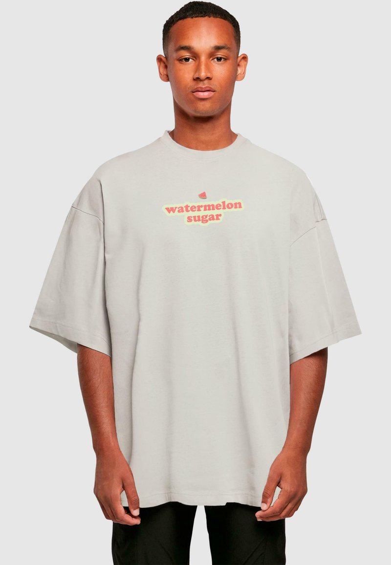 Merchcode SUMMER-WATERMELON SUGAR HUGE - T-shirt print - lightasphalt