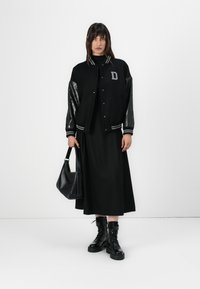 DRYKORN BEESTON - Bomber Jacket - black