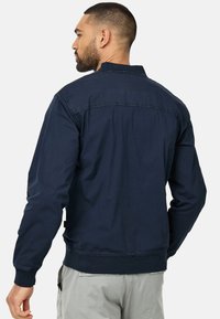 INDICODE JEANS  INORNEL granatowy