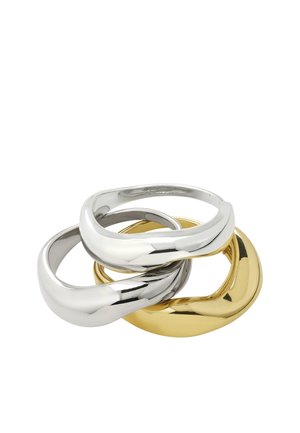 Kolm üksteisega seotud siledat, keerutatud metallrõngast poleeritud hõbe- ja kullaviimistlusega valgel taustal.