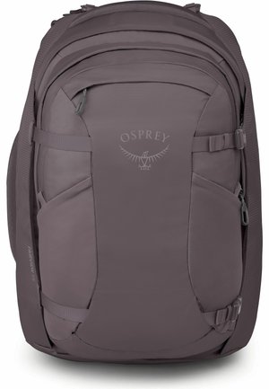 Zaino da viaggio Osprey Fairview 55 grigio scuro con più scomparti zip e cinturini laterali regolabili.