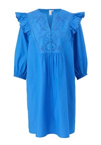 Robe bleue longueur genou avec manches longues bouffantes, accents volantés aux épaules et motifs floraux brodés sur le panneau de la poitrine.