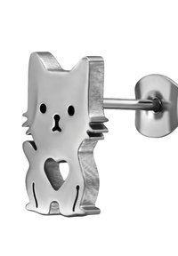 Zilveren oorknop in de vorm van een kat met een hartvormige uitsparing, twee zwarte stipogen en een gepolijste afwerking. Inclusief metalen steker en achterkant.