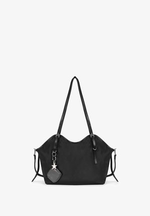 Czarna torba tote z nylonu o gładkiej fakturze, falowanym szczycie, podwójnymi uchwytami i srebrnym zawieszką w kształcie gwiazdki. Boczny pasek dla dodatkowego stylu.