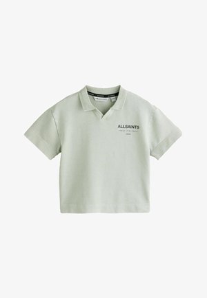Lysegrøn kortærmet polo med v-hals design, subtil tekstur og sort "ALLSAINTS" logo trykt på venstre bryst.
