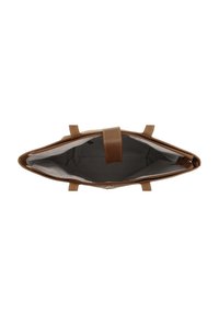 Bolsa tote de cuero marrón con asas dobles, interior espacioso con forro de tela a rayas y cierre magnético para un acceso seguro.