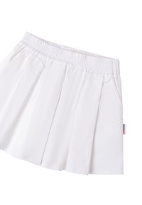 Witte plooienrok met een elastische tailleband. Glad, lichtgewicht stof met zijsplitten. Label zichtbaar aan de rechterzijde.