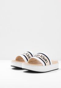 Calvin Klein Platt slip-in - nude