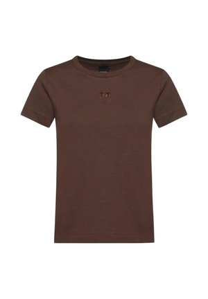 T-shirt marron à manches courtes et col rond avec un petit emblème brodé représentant deux oiseaux se faisant face au-dessus d'un anneau, placé au centre de la poitrine.