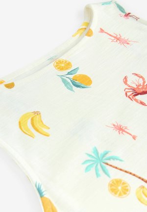 Bílý textilní top na ramínka s barevným potiskem citrusových plodů, krabů a palem. Měkký materiál s kulatým výstřihem.