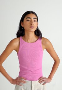 Gestuz DREW - Top - super pink