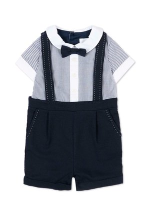 Tutina per neonati a righe blu e bianche con colletto bianco, papillon nero, bretelle nere attaccate e pantaloncini neri con tasche.