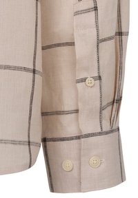 Beige Leinenhemd mit schwarzem Karomuster, ausgestattet mit einer geknöpften Manschette mit zwei Knöpfen und einem strukturierten Kragendetail.