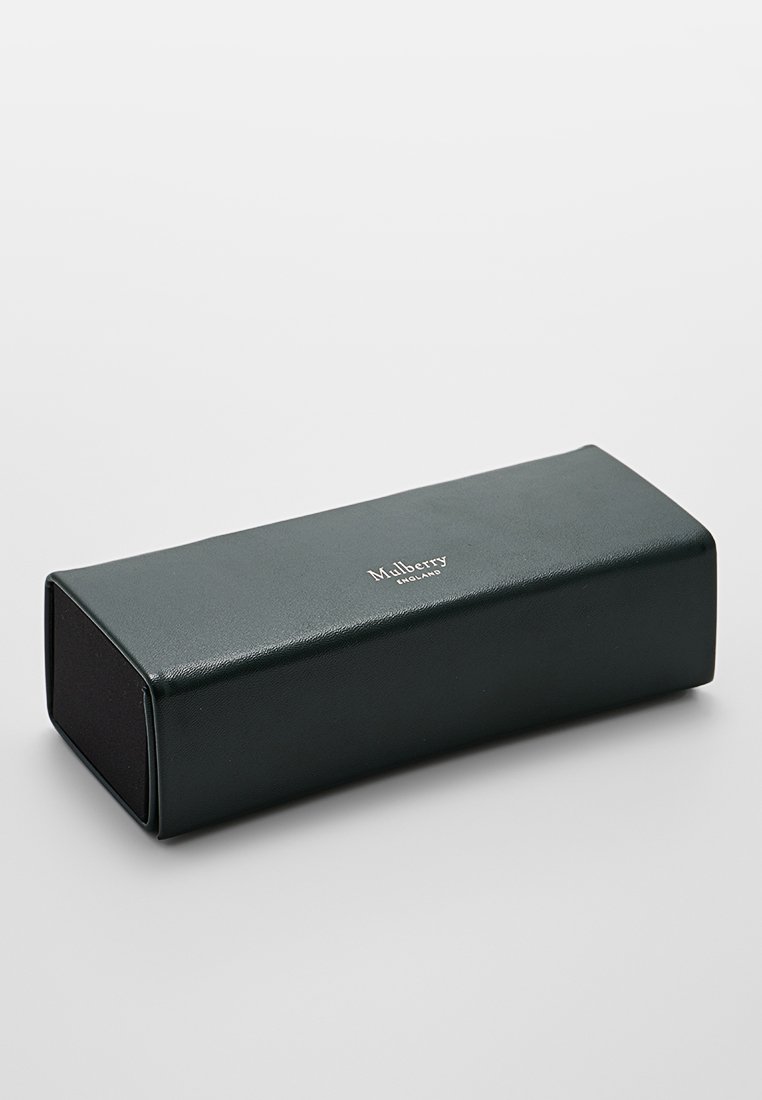 Rechteckige dunkelgrüne Lederhülle mit glatter Textur, versehen mit einem dezenten, in Silber geprägten "Mulberry"-Logo. Offene Enden für einfachen Zugriff.