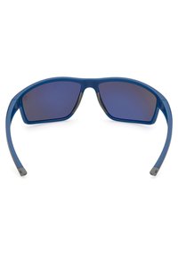 Gafas de sol polarizadas con un marco azul mate, lentes azul oscuro y acentos negros en las almohadillas de la nariz y las varillas. Diseño ligero, forma deportiva.