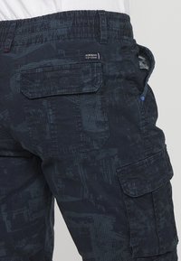 Unausgewählt, azul   blue