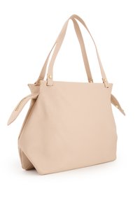 Beige læder håndtaske med dobbelte håndtag, lynlåse på siden og en glat tekstur. Har guld hardware og en struktureret form.