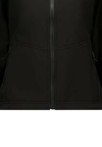 Giacca nera con zip, dal texture liscia, dotata di tasche laterali e design aderente. La zip corre centralmente lungo la parte anteriore.