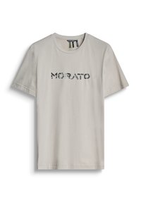 Camiseta de manga corta en gris claro hecha de algodón suave. Presenta el texto "MORATO" en un diseño estampado a lo largo del pecho.