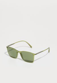 Unselected, transparent green
