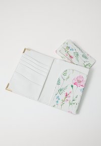 Anna Field SET - Doplnky na cestovanie - white