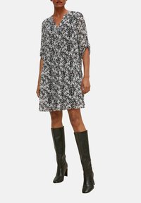 comma MIT KNOPFLEISTE - Blusenkleid - schwarz