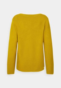 Gelbes Strickpullover mit rundem Ausschnitt und langen Ärmeln. Die Textur ist leicht gerippt und präsentiert sich in einem lässigen Schnitt mit geradem Saum.