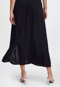 b.young BYMMMJOELLA SLIT SKIRT 2 - Maxikjol - black
