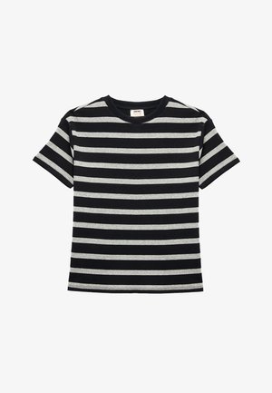 Zwart en grijs gestreept T-shirt met korte mouwen, geribbelde textuur en een ronde halslijn. Voorkantweergave, geen extra details of versieringen.