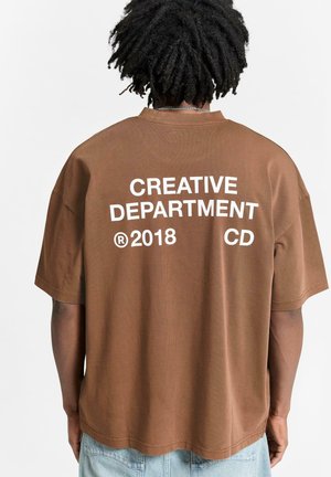T-shirt print - brown