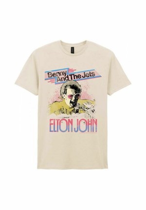 Maglietta beige con grafica colorata di Elton John con occhiali rosa, giacca gialla e testo "Benny And The Jets" e "Elton John."