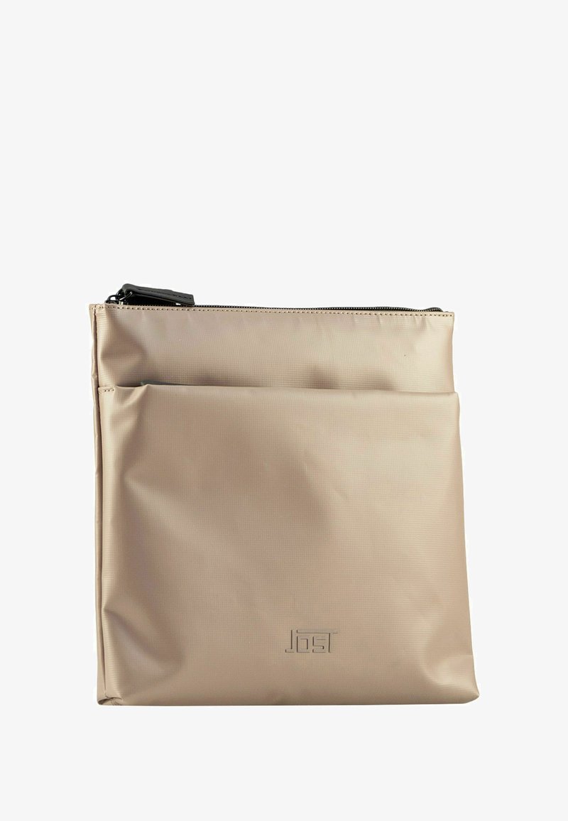 Borsa impermeabile beige con una texture liscia, chiusura con zip superiore e tasca esterna. Presenta un logo in rilievo sul fronte.