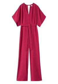 Combinaison fuchsia avec un décolleté en V profond, manches larges, taille ceinturée et jambes amples et larges, en tissu lisse. Aucun motif ni accessoire visible.