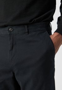 Thumbnail Image 7
