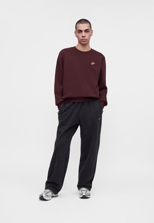 Nike CLUB CREW - Sweatshirt - burgundy crush/metallic gold-coloured — photo 2