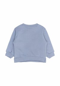 Hellblaues Pullover-Sweatshirt aus Baumwollmischung, mit Rundhalsausschnitt, langen Ärmeln mit gerippten Bündchen und geripptem Saum. Glatte Textur.