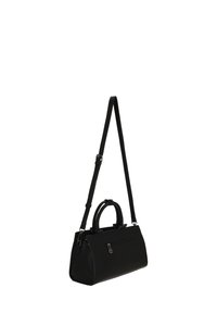 Fekete bőr kézitáska texturált felülettel, két felső fogóval és levehető vállpánttal. Cipzáras első zsebbel és fém díszítőelemekkel.
