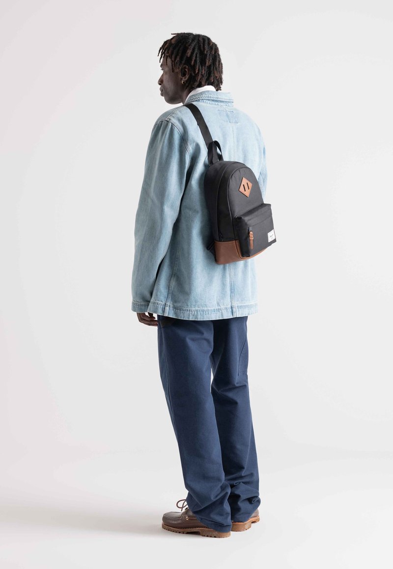 Herschel HERITAGE Across body bag camel Zalando.de