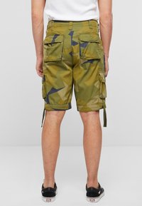Brandit ACCESSOIRES URBAN LEGEND CARGO  - Šorti - swedish camo