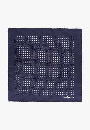 Tamsiai mėlynas šilkinis kišeninis skudurėlis su baltų taškelių tinkleliu, lygia tekstūra ir logotipu apatiniame kampe. Matmenys: kvadratas.