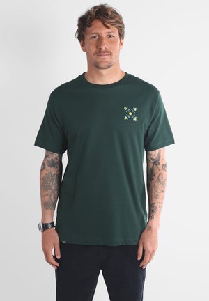 TEREGOR - T-shirt imprimé - mountain green