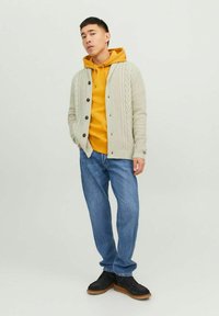 Jack & Jones CRAIG SHAWL NECK - Jopica - white melange