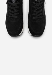 Marco Tozzi by Guido Maria Kretschmer LACE-UP - Sneaker low - black