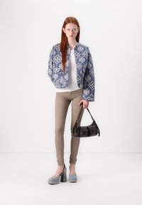 ONLY ONLHALLIE - Lagana jakna - china blue