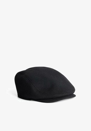 Musta villapipo pyöreällä muodolla, jossa on sileä pinta ja hienovaraiset sauman yksityiskohdat. Ei näkyvää kalustusta tai koristeita.