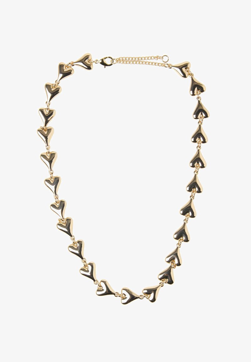 Gouden halsketting met een serie glanzende hartvormige schakels. Elke schakel is met kleine kettingen verbonden en heeft een sluiting met haak.