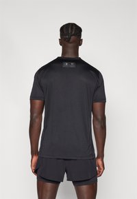 Champion CREWNECK TRAIN SMALL LOGO - Pamata T-krekls - black