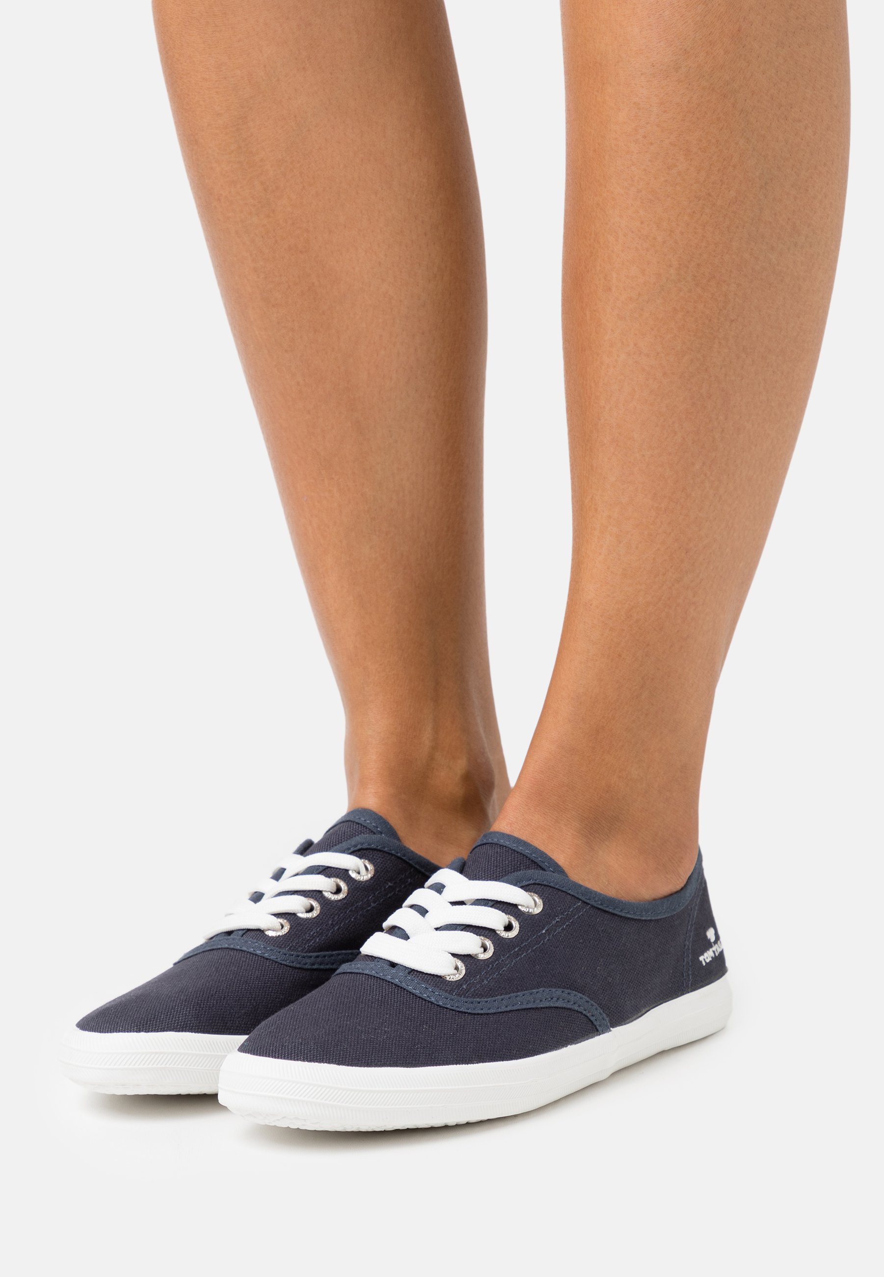 Femme Baskets basses Femme Baskets basses